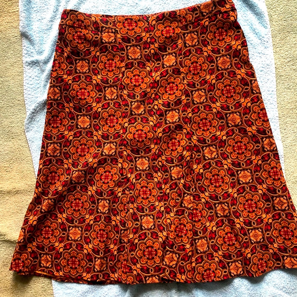 Briggs New York floral patterned skirt size 16